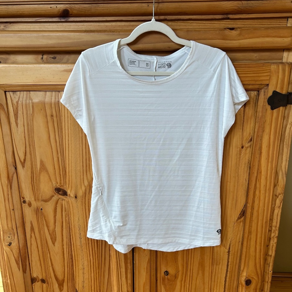 Mountain Hardware Tee Shirt Mighty Stripe Short Sleeve White Side Pocket Medium